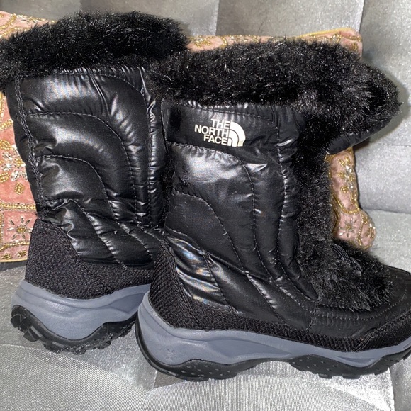 Girls NorthFace Nuptse SNOW ❄️❄️Boots Size 1 Water Repellent Down Fill - Picture 3 of 8